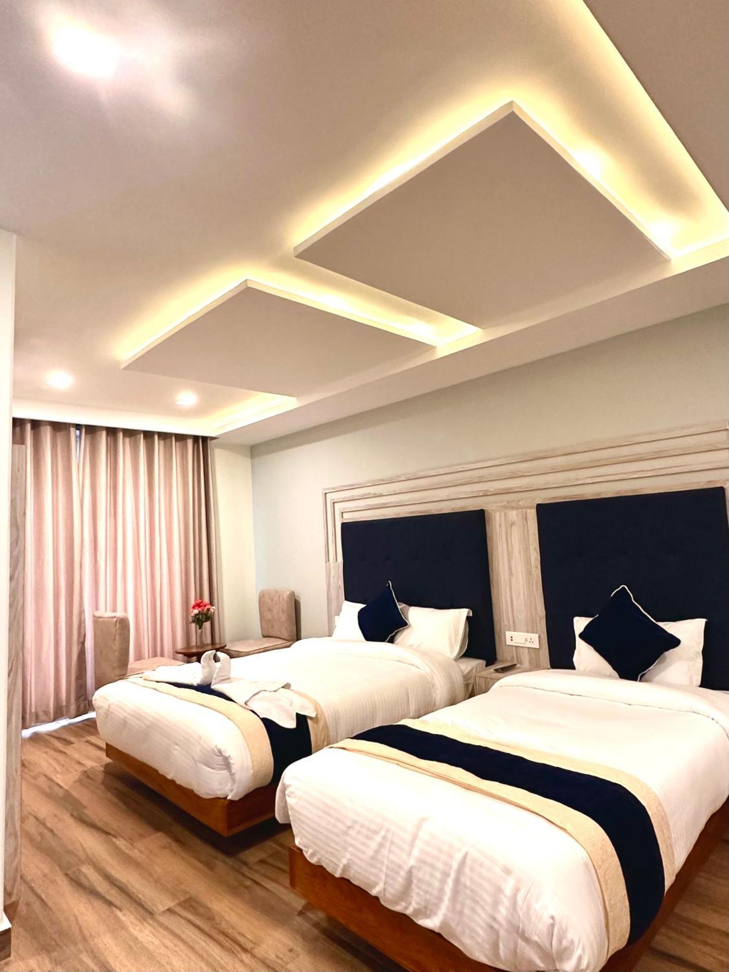 פוקהרה Hotel Adam מראה חיצוני תמונה