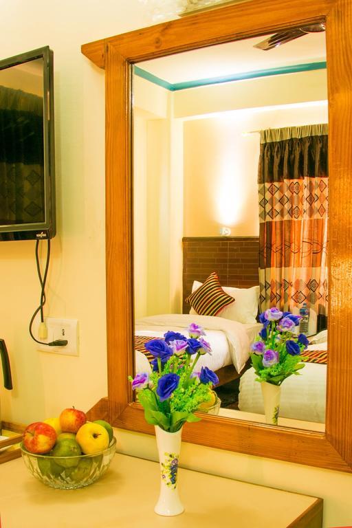 פוקהרה Hotel Adam מראה חיצוני תמונה
