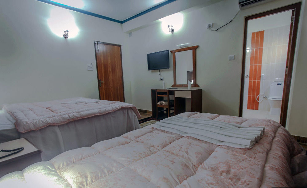 פוקהרה Hotel Adam מראה חיצוני תמונה